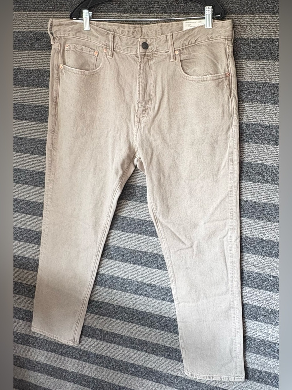NWT American Eagle Outfitters Men's Slim Straight Dune Khaki Jeans 38x32